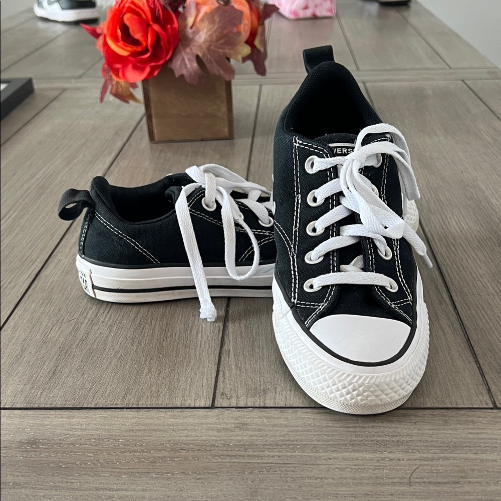 Black Low Top Converse - Youth Size 5
